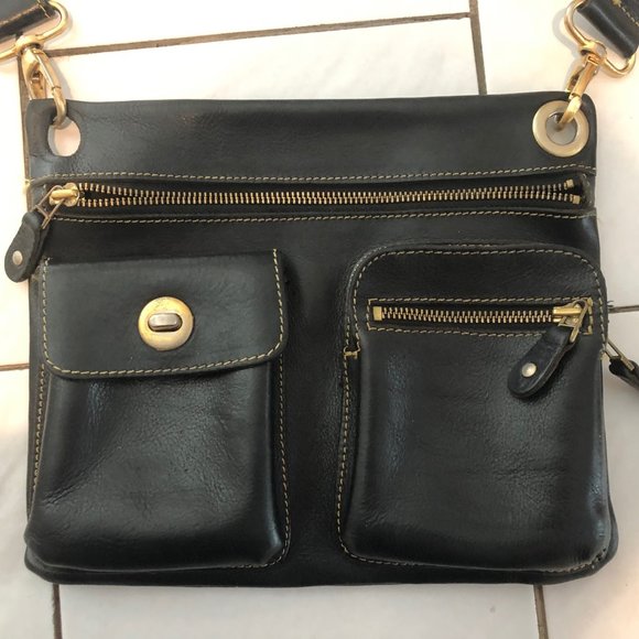 ROOTS Crossbody Black Leather Village Bag - Picture 1 of 5